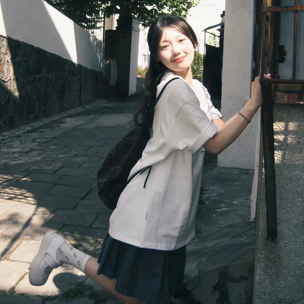 背带短裤丧尸来袭