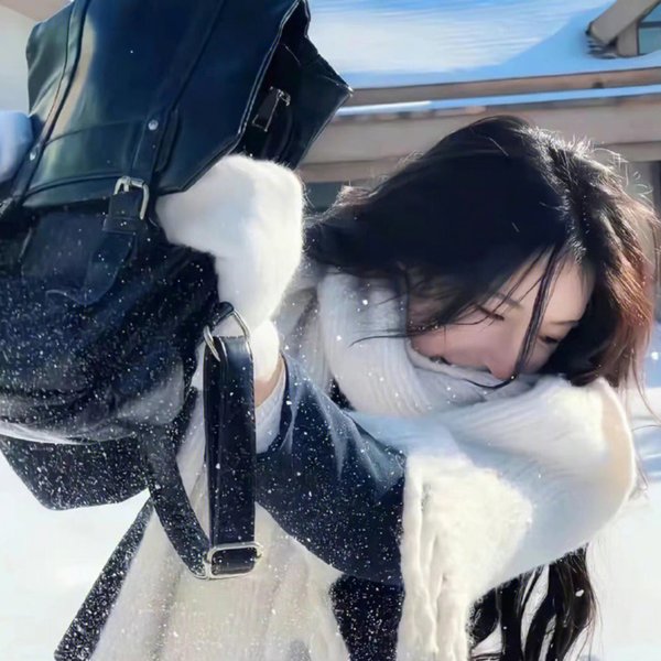 攀岩女孩儿